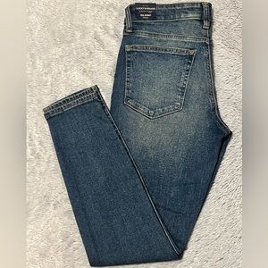 NWT - Lucky Brand - Mid Rise Ava Skinny Jean 2/26
